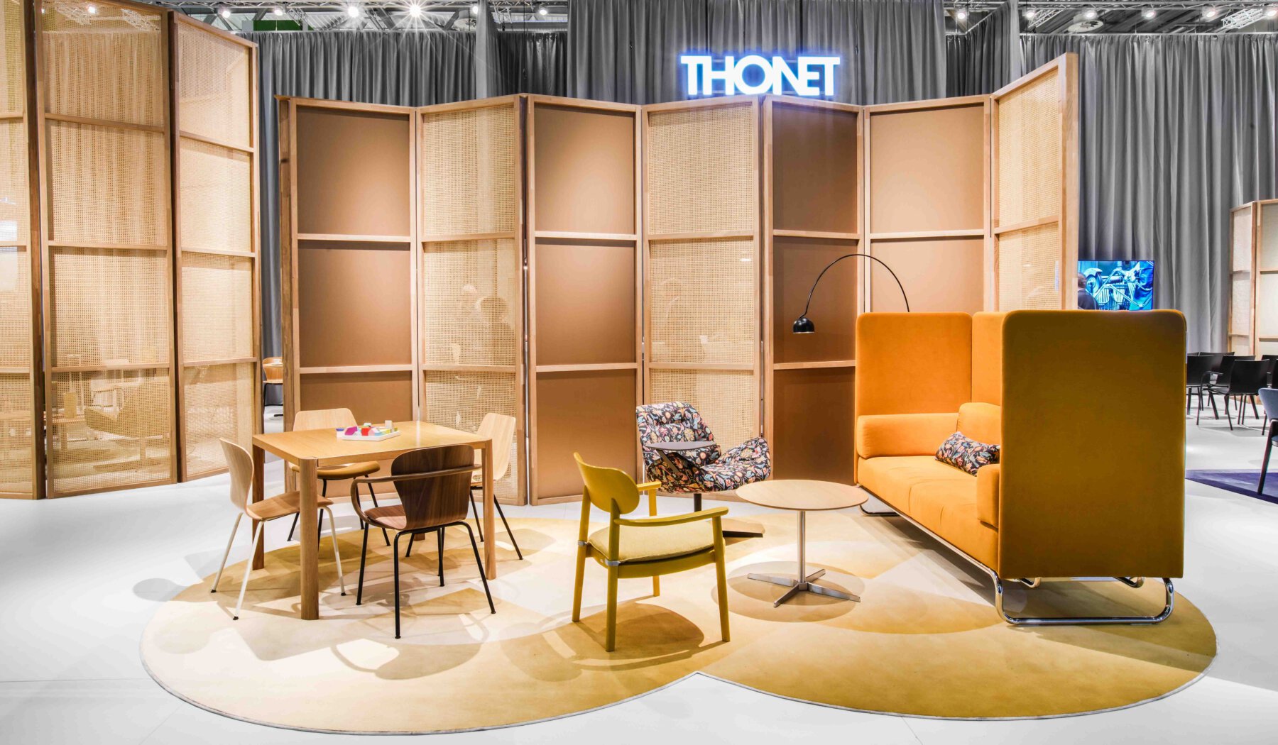 Thonet Fairstand